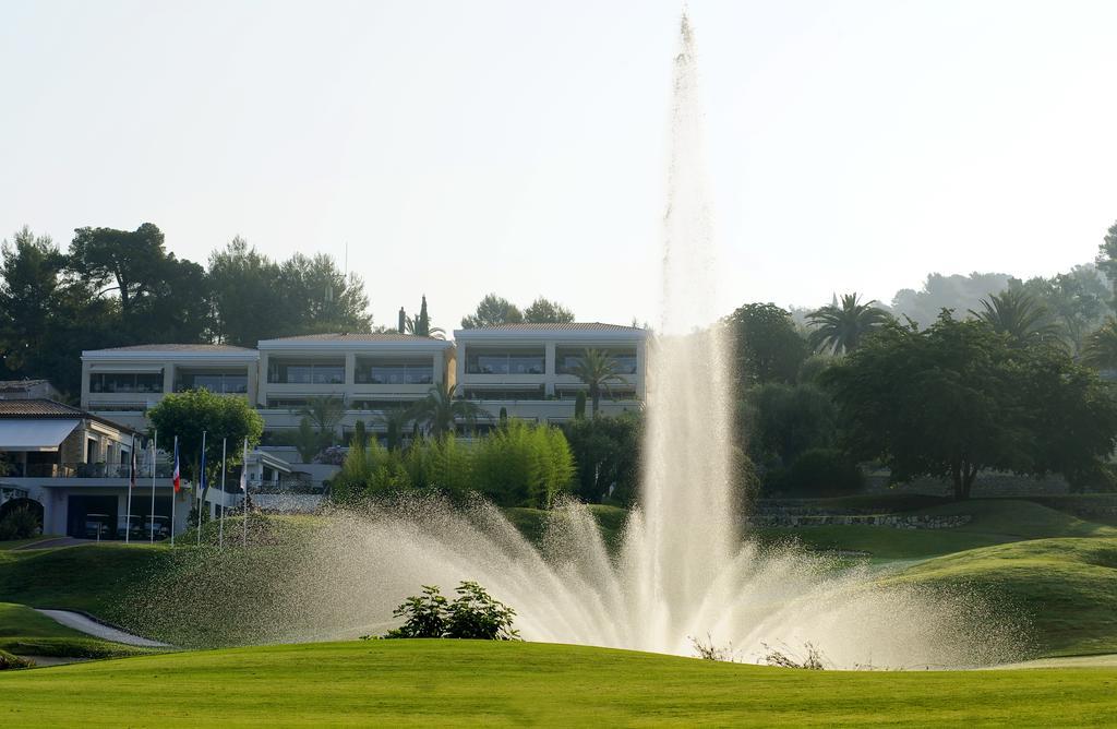 Royal Mougins Golf, Hotel & Spa De Luxe Exteriör bild